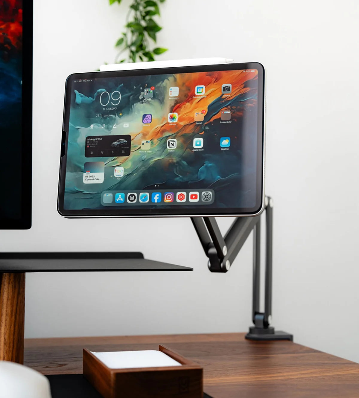 X36 Magnetic Flexible Stand for Ipad