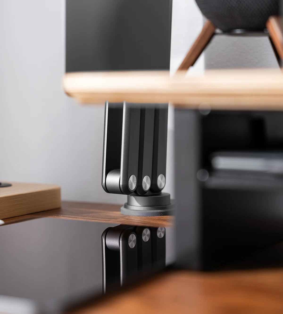 X36 Magnetic Flexible Stand for Ipad